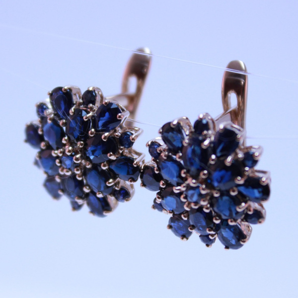 Серьги из красного золота с сапфирами